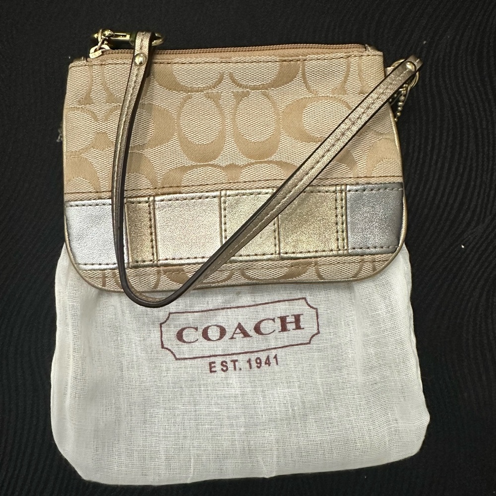 NWT Multicolor COACH Signature Khaki Wristlet F45017